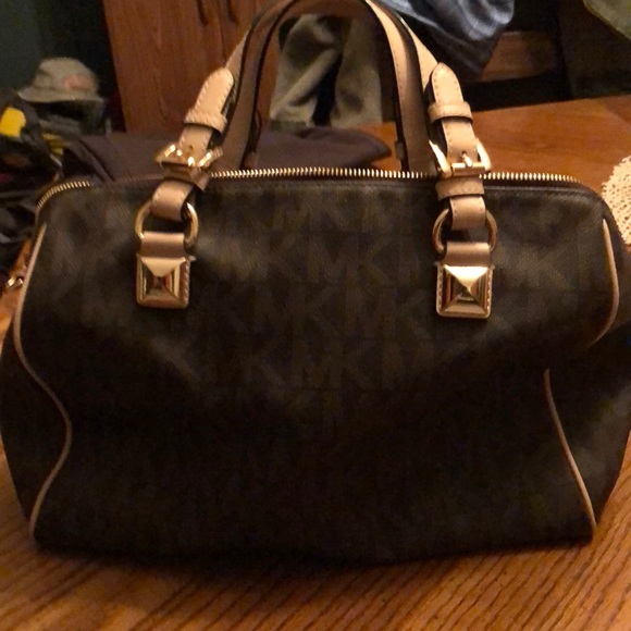 Michael Kors - Picture 2 of 3